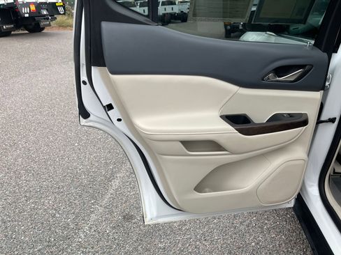 Used 2023 GMC Acadia Denali w/ Denali Ultimate Package image 20