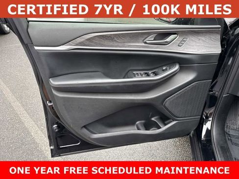 Used 2023 Jeep Grand Cherokee Limited AWD/4WD image 12