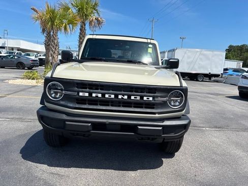 Used 2025 Ford Bronco 4-Door AWD/4WD image 8