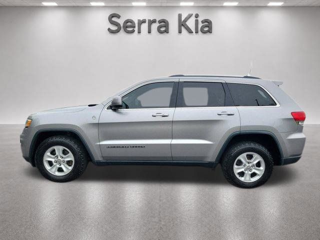 Used 2017 Jeep Grand Cherokee Laredo w/ Quick Order Package 23E AWD/4WD image 2