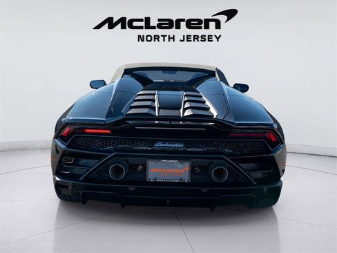 Used 2021 Lamborghini Huracan EVO image 8