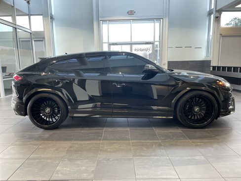 Used 2021 Lamborghini Urus image 11
