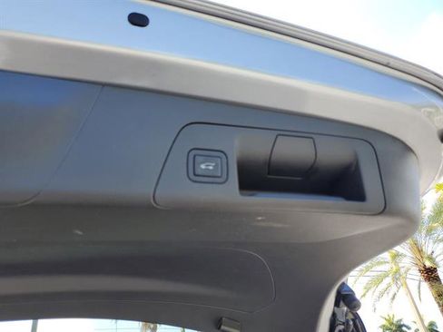 Used 2023 Buick Envision Essence FWD image 31