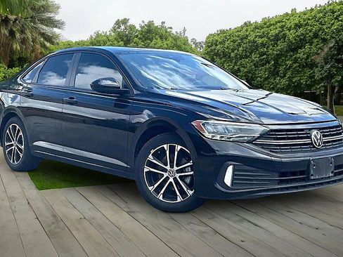 Used 2022 Volkswagen Jetta Sport FWD image 9