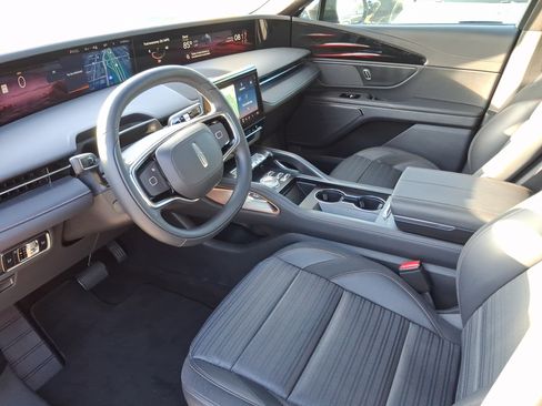 Certified 2024 Lincoln Nautilus Reserve w/ Jet Appearance Package (87T) AWD/4WD image 11