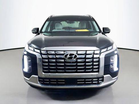 Used 2025 Hyundai Palisade Calligraphy image 2