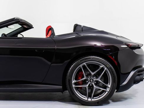 Certified 2025 Ferrari Roma Spider RWD image 27
