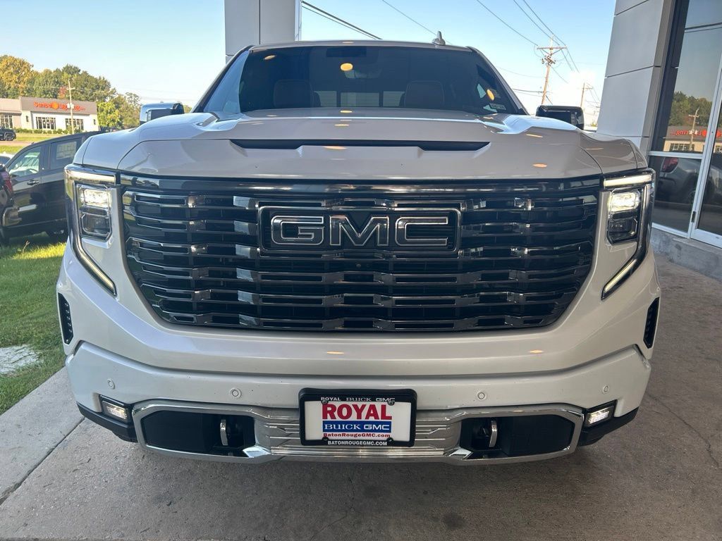 Used 2023 GMC Sierra 1500 Denali Ultimate AWD/4WD image 3