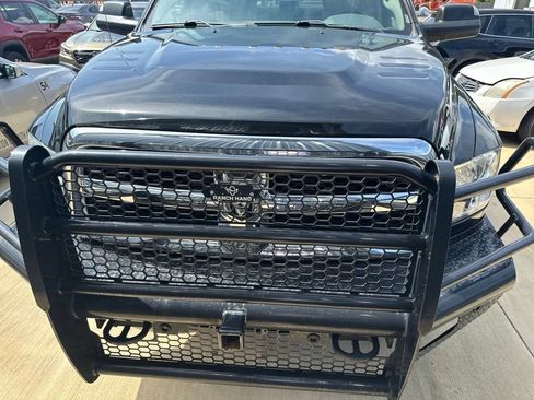 Used 2018 RAM 2500 Tradesman w/ Chrome Appearance Group AWD/4WD image 2