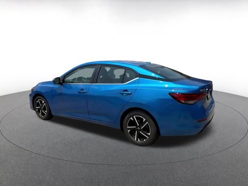 Used 2025 Nissan Sentra SV FWD image 10