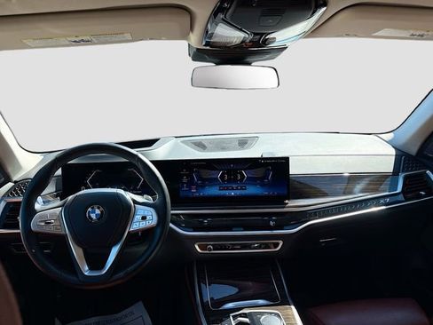 Used 2025 BMW X7 xDrive40i image 17