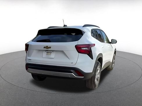 Used 2025 Chevrolet Trax LT FWD image 12