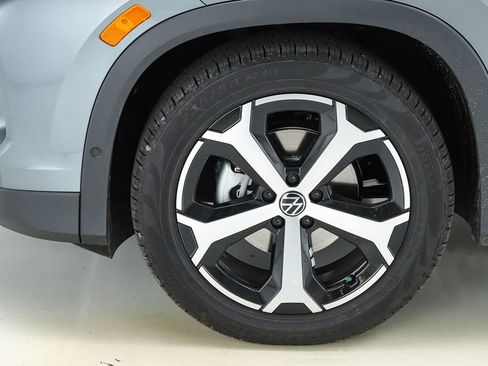 New 2026 Volkswagen Tiguan SE image 43