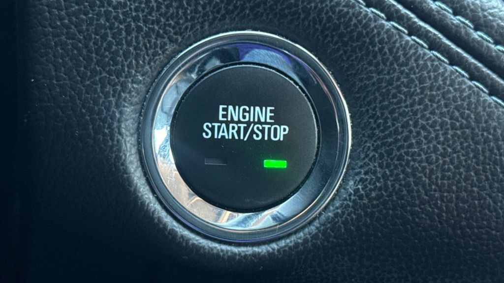 Used 2017 Chevrolet Cruze Premier FWD image 32