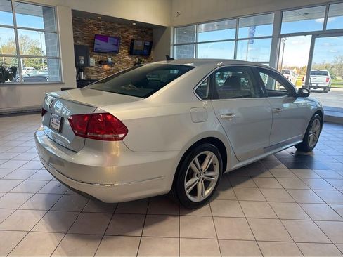 Used 2013 Volkswagen Passat 2.5 SEL Premium FWD image 12