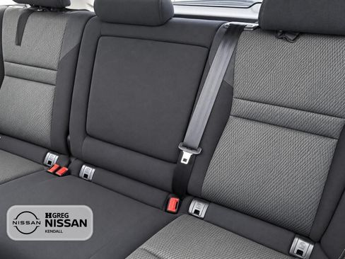 Used 2024 Nissan Rogue SV FWD image 15
