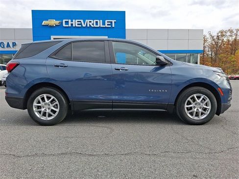 Used 2024 Chevrolet Equinox LS w/ LS Convenience Package image 7