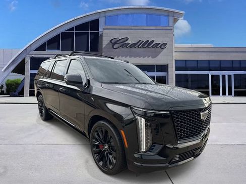 Used 2026 Cadillac Escalade ESV Platinum Sport AWD/4WD image 3