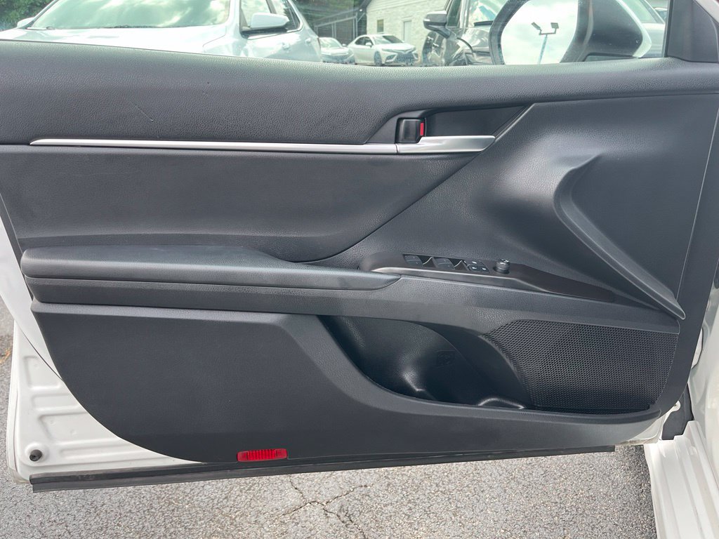 Used 2022 Toyota Camry SE FWD image 15
