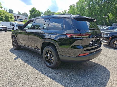 New 2025 Jeep Grand Cherokee L Altitude image 3