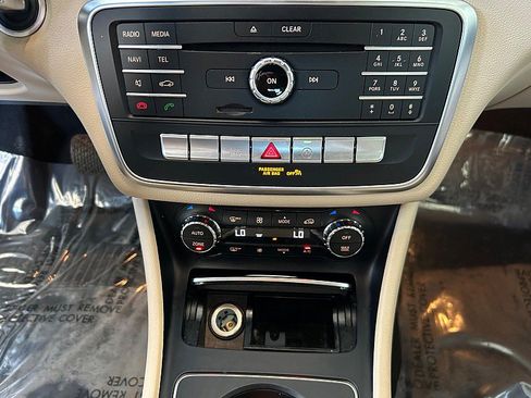 Used 2019 Mercedes-Benz GLA 250 w/ Convenience Package image 16
