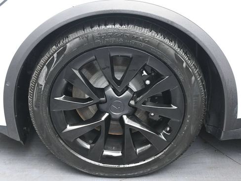 Used 2023 Tesla Model X AWD/4WD image 34