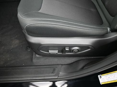 Used 2025 Jeep Grand Cherokee Laredo image 15