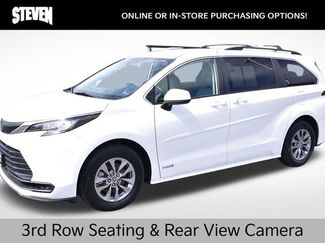 Used 2021 Toyota Sienna LE video 1