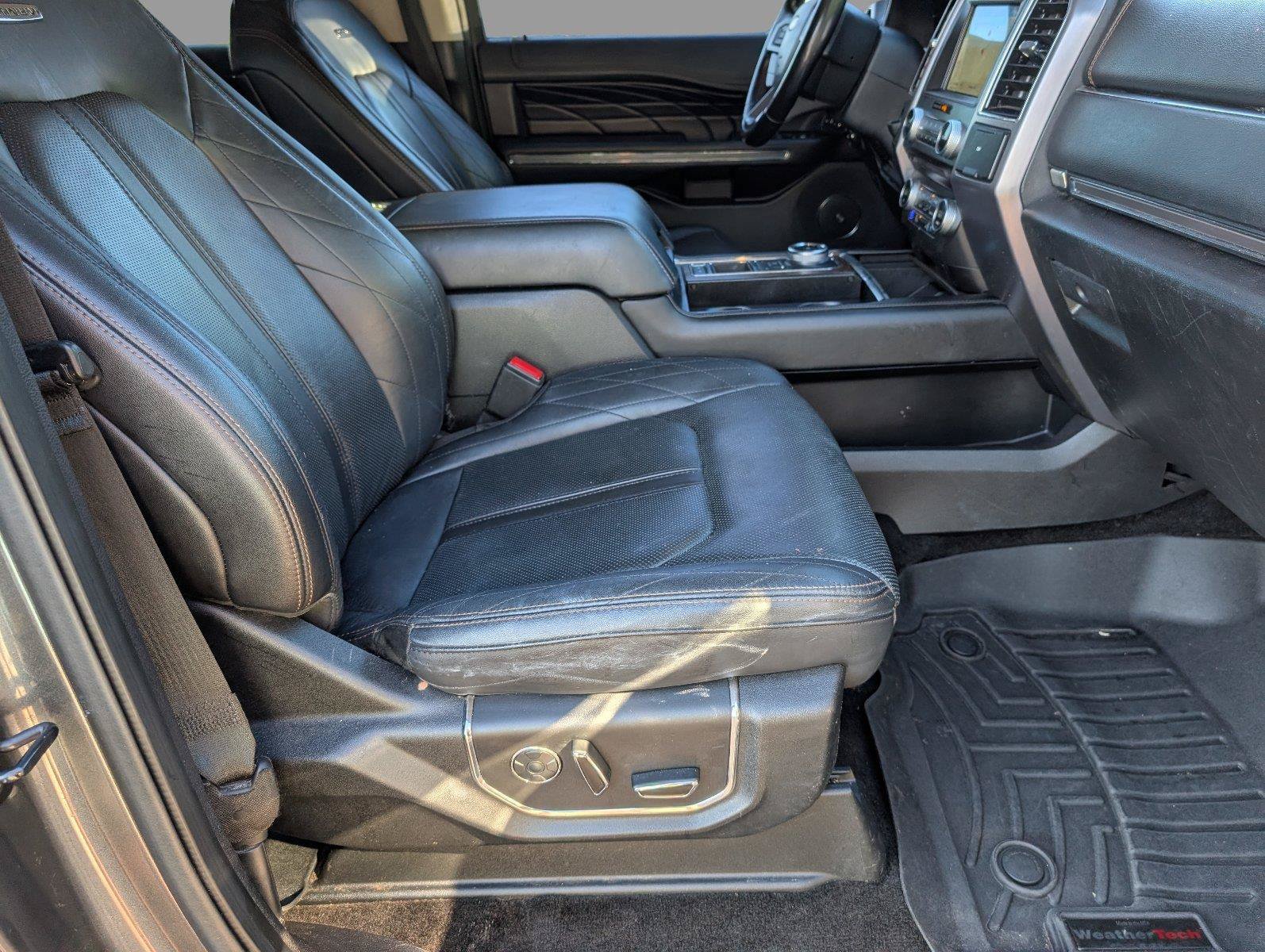 Used 2018 Ford Expedition Platinum RWD image 42