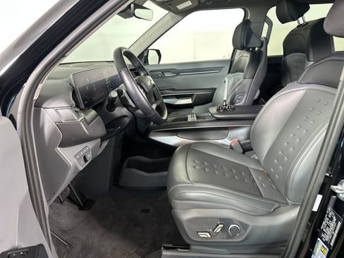 Used 2024 Kia EV9 Wind image 11