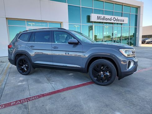 New 2026 Volkswagen Atlas SE FWD image 8