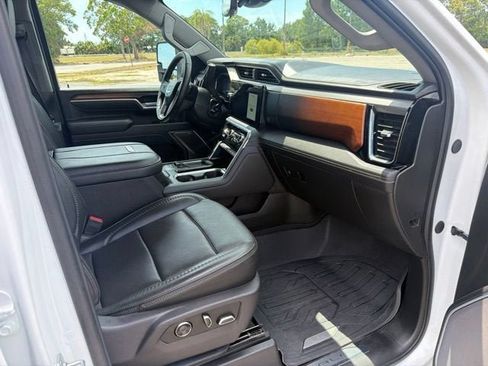 Used 2025 GMC Sierra 3500 Denali w/ Denali Reserve Package AWD/4WD image 15