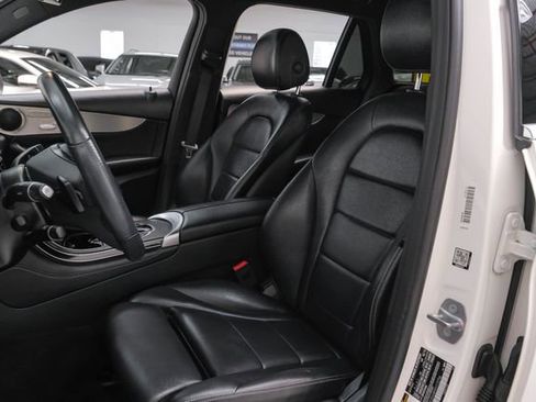 Used 2019 Mercedes-Benz GLC 300 w/ Premium Package image 3