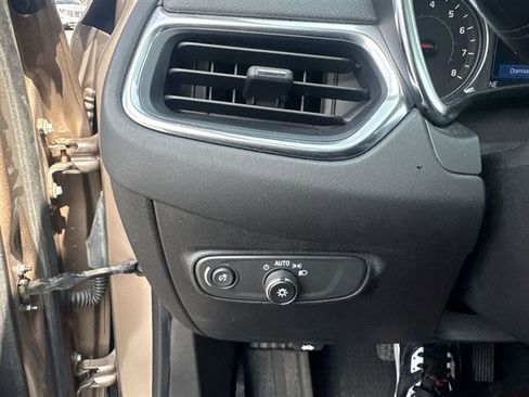 Certified 2019 Chevrolet Equinox LT FWD image 17