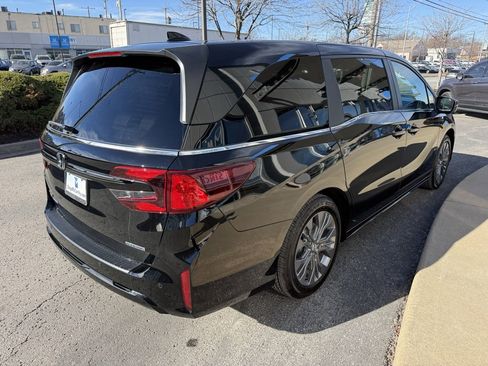 Used 2026 Honda Odyssey Touring image 6