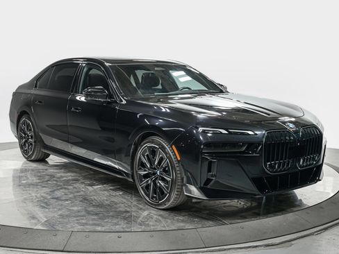 Used 2024 BMW 760i xDrive w/ Premium Package 2 AWD/4WD image 10