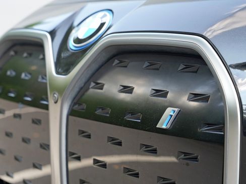 Used 2023 BMW i4 eDrive35 RWD image 54