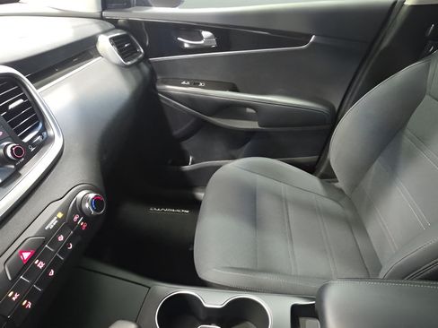 Used 2016 Kia Sorento FWD w/ LX Convenience Package image 25