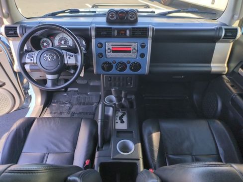Used 2013 Toyota FJ Cruiser 4WD w/ Convenience Pkg image 16