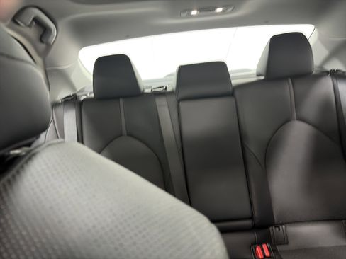 Used 2022 Toyota Camry XLE image 36