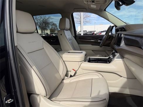 Used 2022 GMC Yukon XL Denali image 31