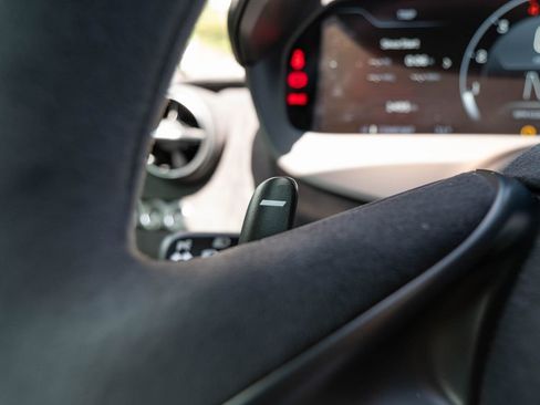 Used 2024 McLaren 750S RWD image 15