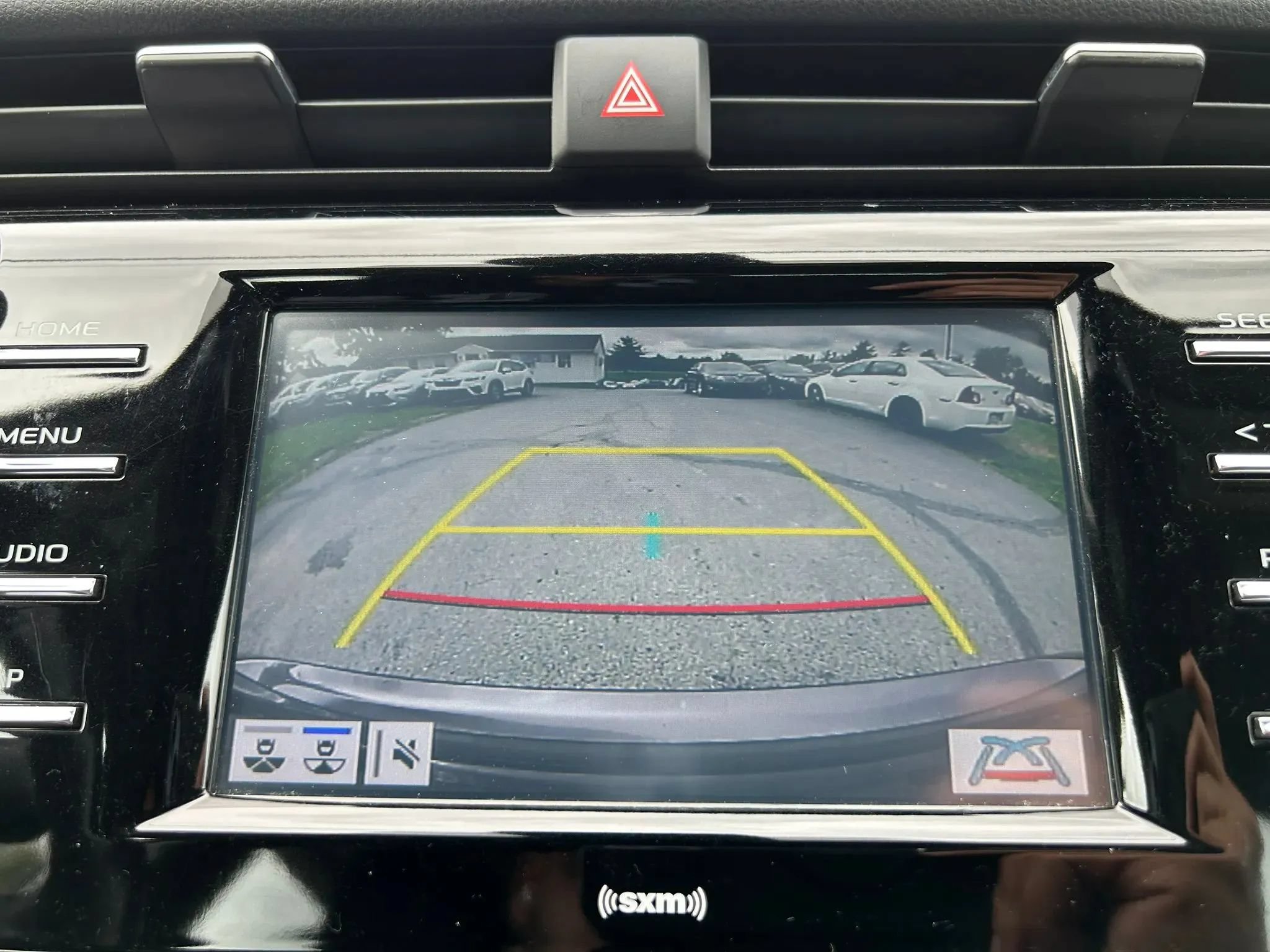 Used 2020 Toyota Camry SE w/ Convenience Package FWD image 24