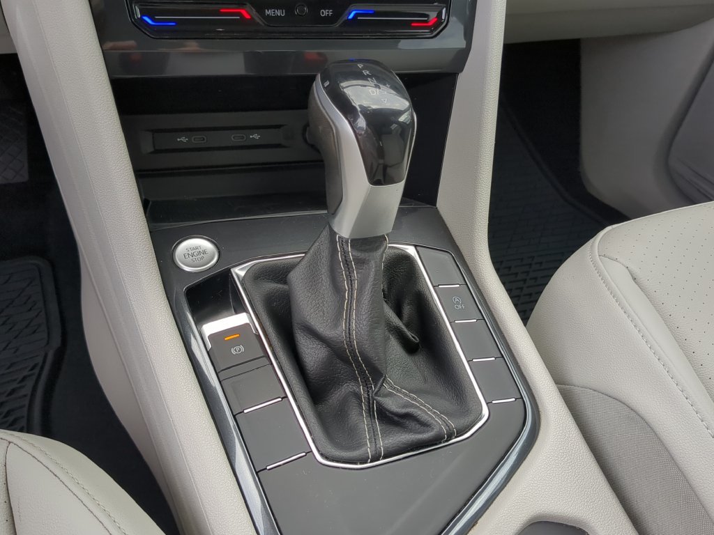 Certified 2023 Volkswagen Tiguan SE FWD image 26