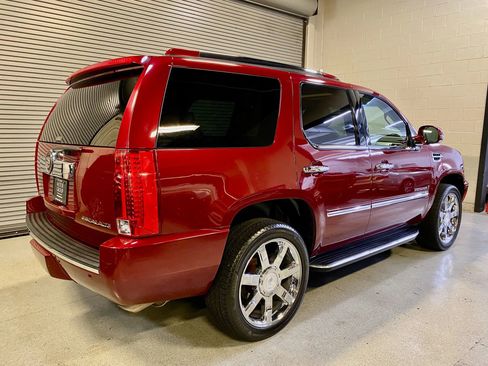 Used 2009 Cadillac Escalade AWD image 9