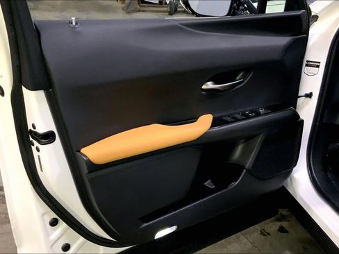 Certified 2024 Lexus UX 250h Premium image 21