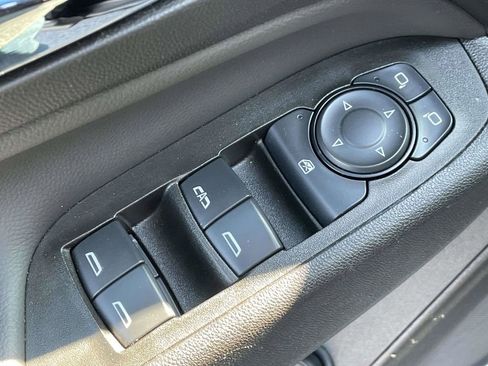 Used 2024 Chevrolet Equinox LT image 17