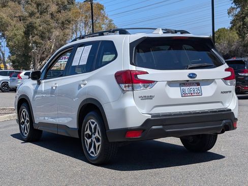 Used 2019 Subaru Forester Premium AWD/4WD image 12