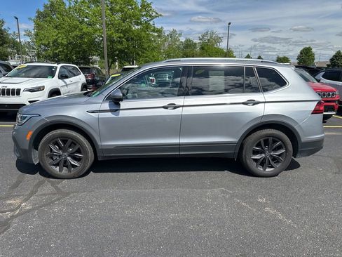 Used 2023 Volkswagen Tiguan SE AWD/4WD image 6