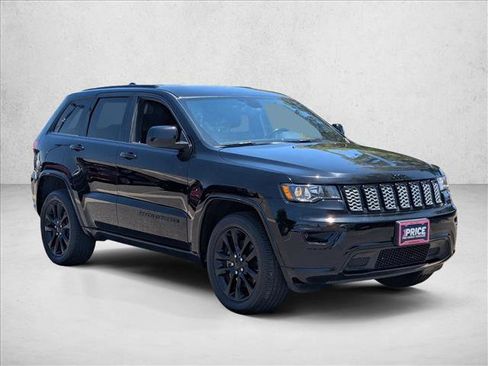 Used 2021 Jeep Grand Cherokee Laredo X AWD/4WD image 3